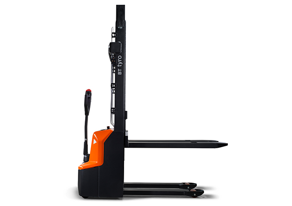 carryduff-forklifts-Powered-Stackers2