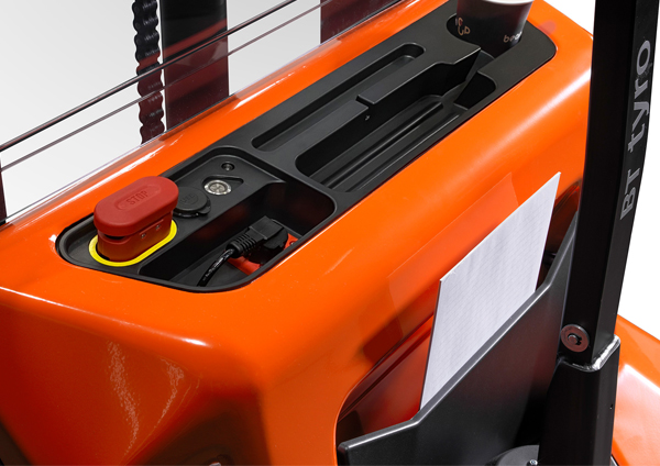 carryduff-forklifts-Powered-Stackers4